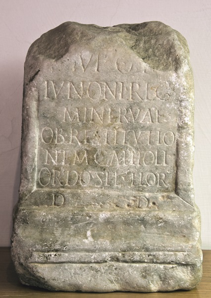 Fig. 4 - Cippo con iscrizione, Museo Civico Archeologico di Fiesole