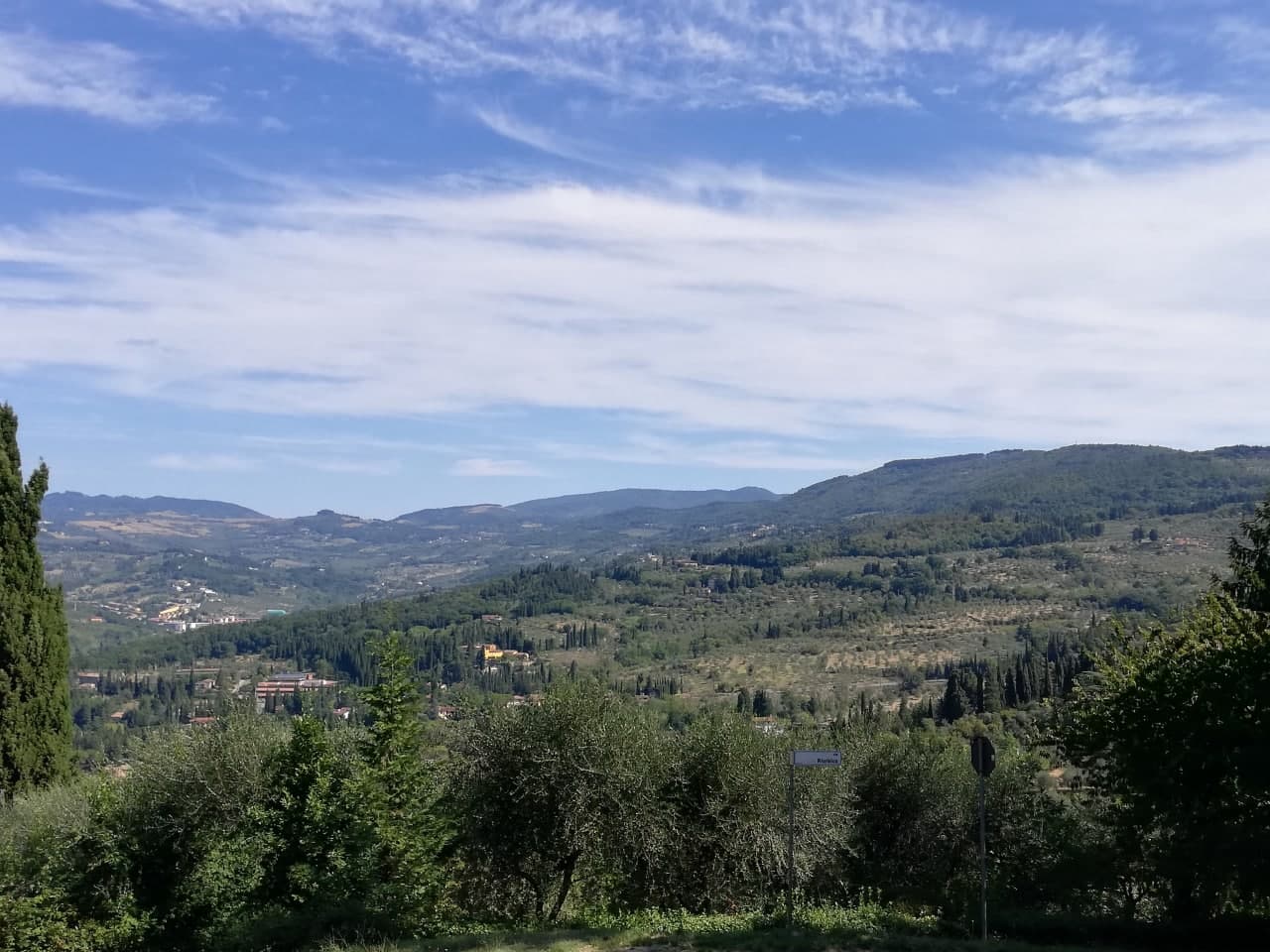 Fig. 3. Panorama sulla Valle del Mugnone da via delle mura etrusche, Fiesole