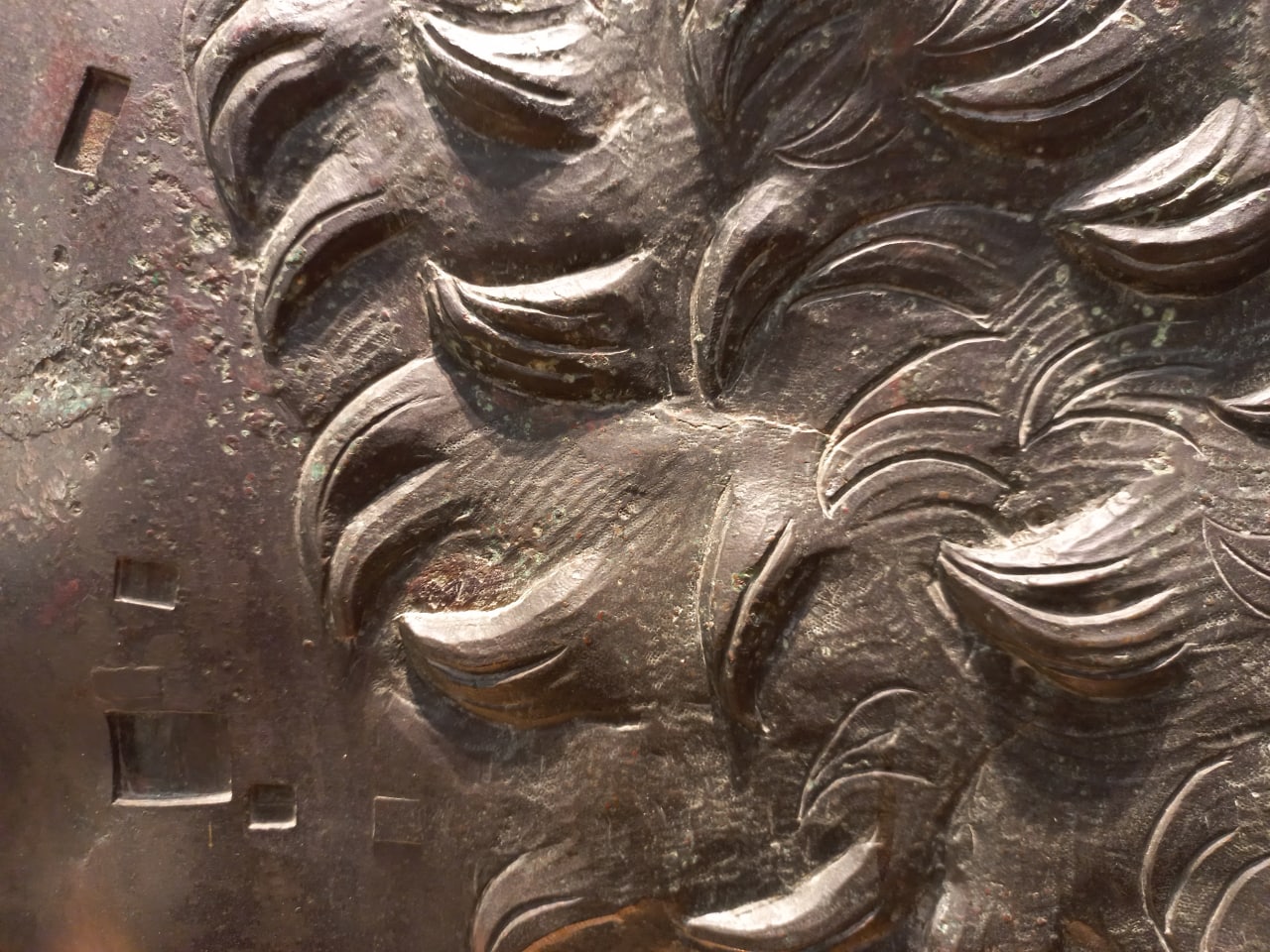 Fig. 4 - La "Lupa" di Fiesole, particolare con i tasselli